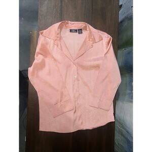 l.e.i. Pink Satin Collared Button-Up Blouse Womens Small SLong Sleeve